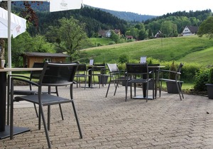 Barrier-free double room with large bathroom and balcony, 29sqm