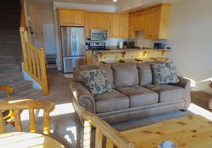 Basinview Lakeside Mountain Escape - All Season Getaway!