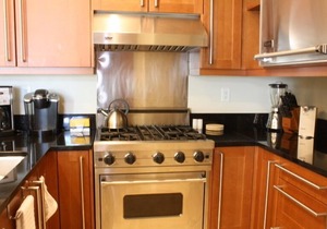 Bay Facing-Stay in the only Le Jardin Condo with golf cart