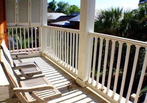 Bay Facing-Stay in the only Le Jardin Condo with golf cart