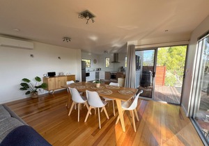 BAY OF FIRES BEACH SHACK Modern House@ Binalong Bay