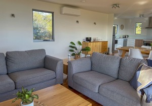 BAY OF FIRES BEACH SHACK Modern House@ Binalong Bay