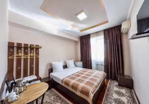 BAYANA Hotel & Hostel
