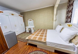 BAYANA Hotel & Hostel