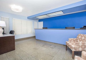 Baymont by Wyndham San Diego Downtown