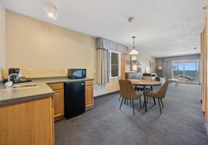 BayShore Family Suite #300