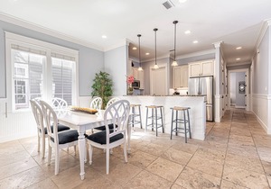 Bayside Gated Resort ~ Screened Porch ~ Golf Cart 6-Seat ~ Community Pool
