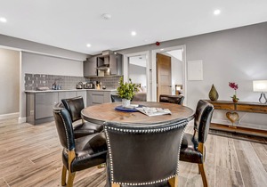 Bayview Downings - Luxury 3 Bedroom Grd Floor Apt