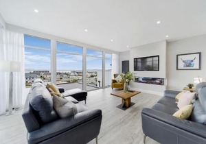 BayView Luxury 4 Bedroom Penthouse