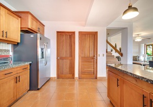 Bayview resort villa w/BBQ area, shared pool, amazing views, and beach access