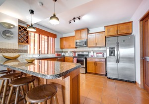 Bayview resort villa w/BBQ area, shared pool, amazing views, and beach access
