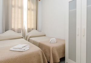 BB Suite (3 double rooms)