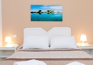 BB Suite (3 double rooms)