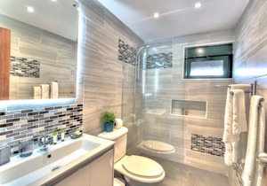 Beach Apartment 10mbps internet and Smart TVs