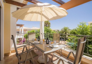 Beach Apartment with Pool in Porto de Mos, Lagos