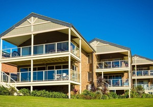 Beach Breakers Apartment - Stunning Views