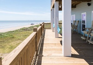 Beach Breeze, Beachfront, Linens, Double Decks, Fenced Yard