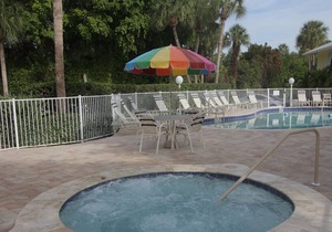 Beach Castle #8: 2 BR / 2 BA Resort on Longboat Key by RVA, Sleeps 6