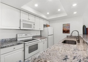 Beach Condo/High-End Finishes/Island Beach Resort/No Cleaning Fee/Condo 201