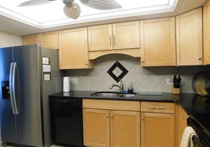 Beach front condo with gulf views, close to shops & dining!