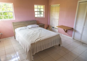 Beach House At Dean's Blue Hole - Walking Distance To The Blue Hole!