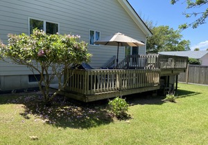 Beach house in Montauk - a short walk to a private beach.
