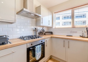 Beach Lights - Three Bedroom House, Sleeps 6