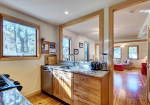 Beach Oasis Getaway-Main House-Two Bungalows Available-Steps from the Water