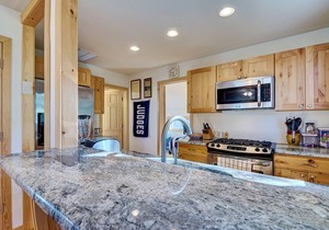Beach Oasis Getaway-Main House-Two Bungalows Available-Steps from the Water
