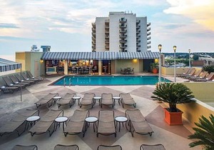 Beach Quarters with a nice Ocean Front Balcony