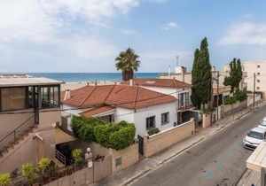 Beach Villa Cristina by HHBCN