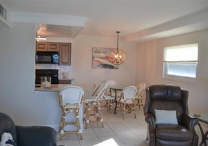 Beachcomber unit 202