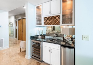 Beachfront 10th-floor condo with Gulf view, pool, gym, & balcony