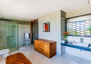 Beachfront 2, 3 Bedroom Villa, Car+Driver, Cemagi