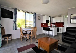 Beachfront 3 25 Willow Street