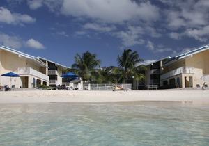 Beachfront 3br Condo On Seven Mile Beach At #44 Cayman Reef Resort