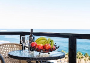 Beachfront Apartment with sea views Aloha Playa Benalmadena