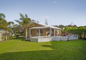Beachfront Bliss - Cooks Beach Holiday Home