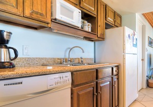 Beachfront condo with pool, hot tub & sundeck!