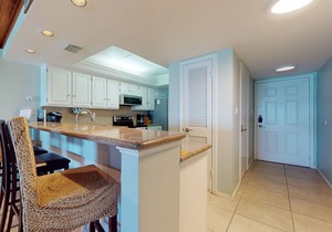 Beachfront Condo w/Pool, Balcony & Stunning Gulf Views - Steps to Beach