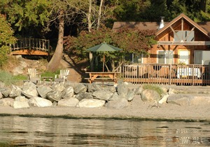 Beachfront Cabin - 2BR Deluxe (stunning beachfront location, west-facing!)