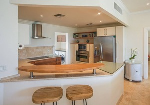 Beachfront Caribbean Elegance - Schooner Bay 205 (1 bed)