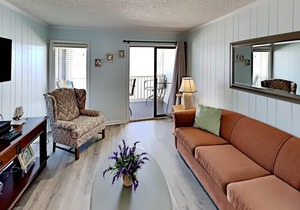 Beachfront Condo with an Outdoor Pool BBQ Area