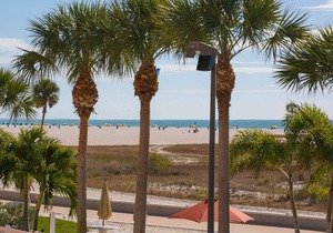 Beachfront Corner Unit ~ Pool ~ Private Balcony ~ Fully Equipped Kitchen ~ Heart of Treasure Island