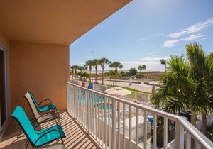 Beachfront Corner Unit ~ Pool ~ Private Balcony ~ Fully Equipped Kitchen ~ Heart of Treasure Island