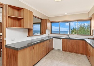Beachfront - elevated ocean views