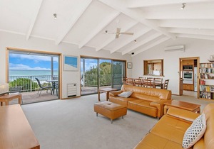 Beachfront - elevated ocean views