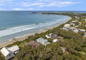 Beachfront - elevated ocean views