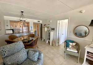 BEACHFRONT, GREAT PATIO, & GORGEOUS VIEWS! 2 bed/2 bath in Perdido Key, FL