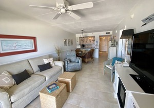 BEACHFRONT, GREAT PATIO, & GORGEOUS VIEWS! 2 bed/2 bath in Perdido Key, FL
